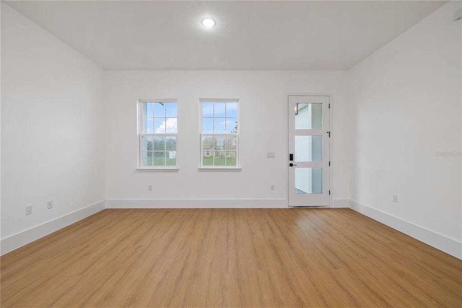 Spacious, unfurnished interior of a new home in , Ocala (Image 34).