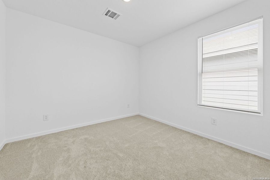 Spacious, unfurnished interior of a new home in Spring Grove, St. Hedwig (Image 16).