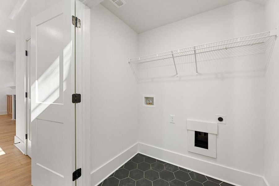 Spacious, unfurnished interior of a new home in Hillshire, Cumming (Image 20).