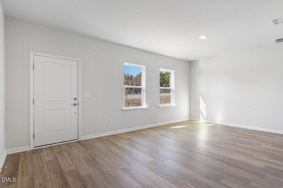 07-7256 Morris Acres - Open Peek Media-7