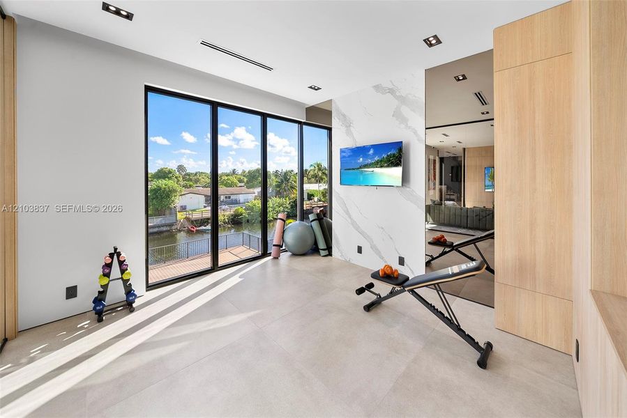 Image 79 of a home in .