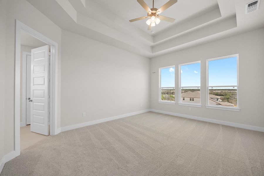 Spacious, unfurnished interior of a new home in Lariat, Liberty Hill (Image 20).
