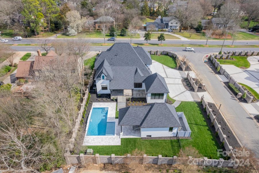 Amazing pool and plenty of yard to play!