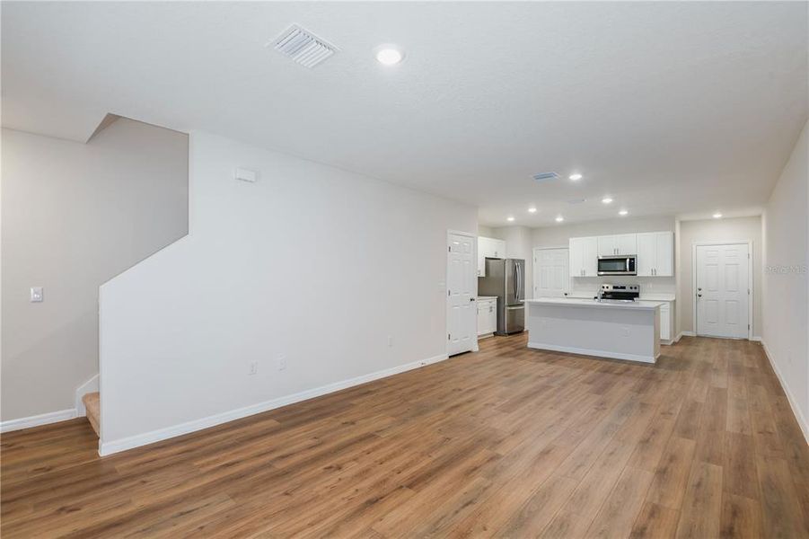 Spacious, unfurnished interior of a new home in Grove at Crosswind, Haines City (Image 16). Spacious, unfurnished interior of a new home in Grove at Crosswind, Haines City (Image 16).