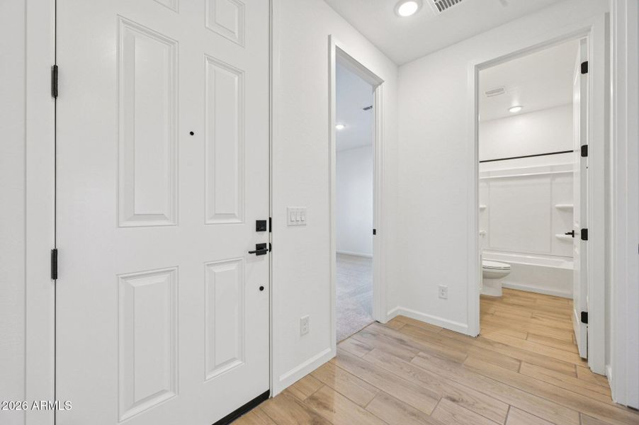 21-web-or-mls-W Buist Ave-S1001-021