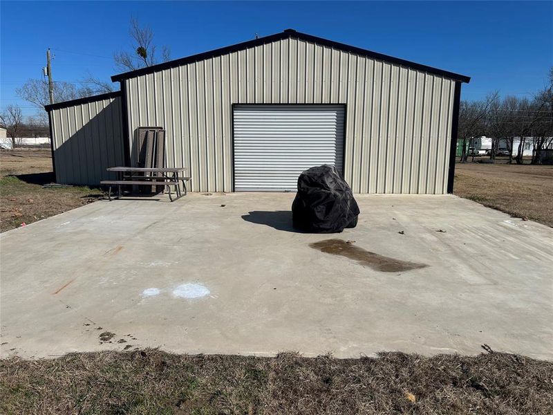 Exterior details and patio area of a home in , Wills Point (Image 3).