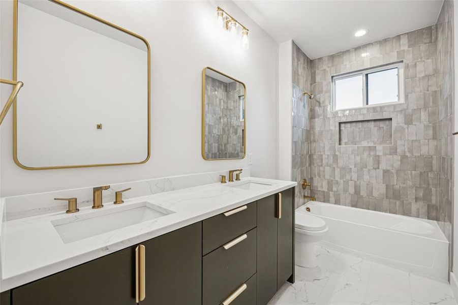 Furnished interior view inside a new home in , Dallas (Image 15).