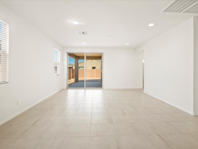 Spacious, unfurnished interior of a new home in Mandarina - Premier Series, Marana (Image 8). Spacious, unfurnished interior of a new home in Mandarina - Premier Series, Marana (Image 8).