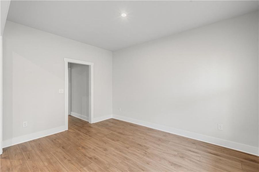 Spacious, unfurnished interior of a new home in Rose Creek, Cumming (Image 21).