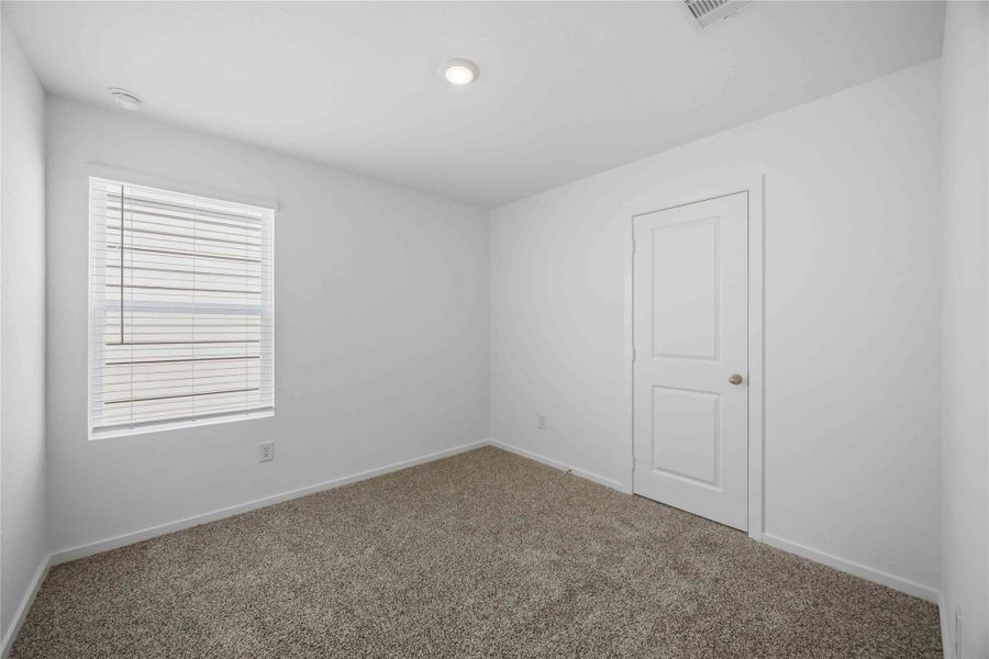 Spacious, unfurnished interior of a new home in Legacy Village, Houston (Image 13). Spacious, unfurnished interior of a new home in Legacy Village, Houston (Image 13).