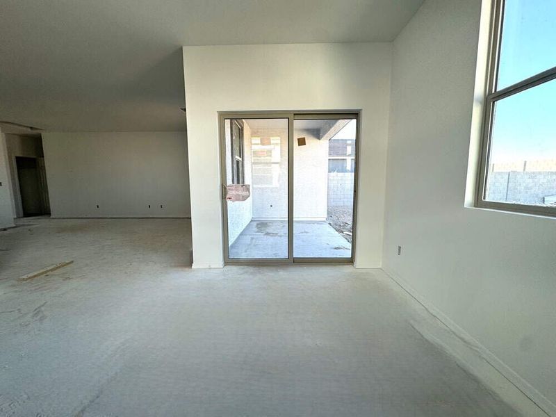 Dining nook to covered patio