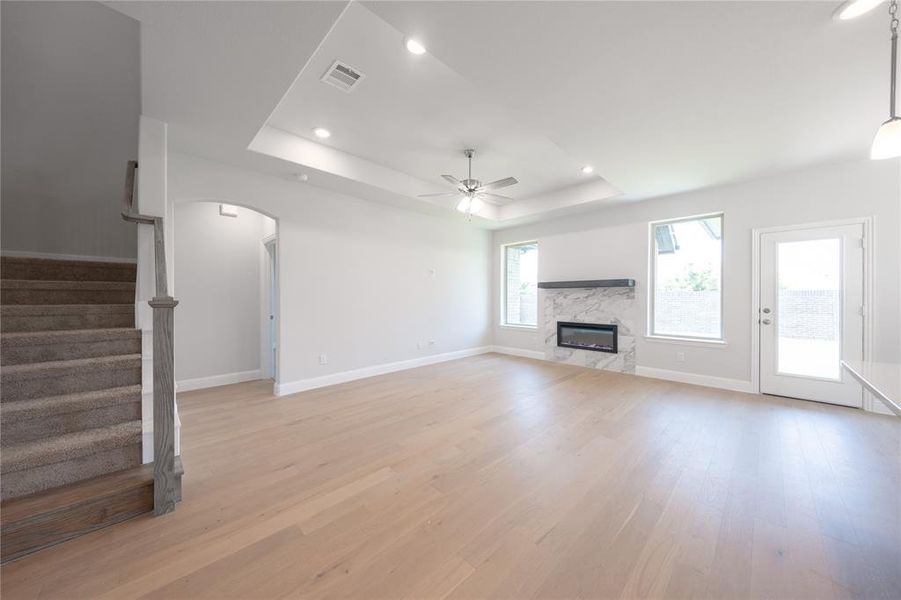 Spacious, unfurnished interior of a new home in Valencia on the Lake: Valencia 50s, Little Elm (Image 20). Spacious, unfurnished interior of a new home in Valencia on the Lake: Valencia 50s, Little Elm (Image 20).