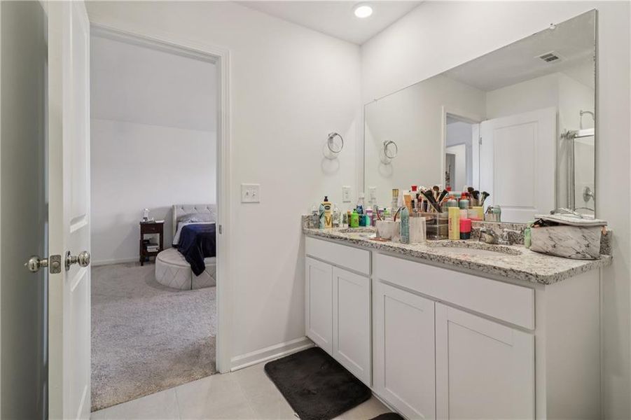 Furnished interior view inside a new home in , Gainesville (Image 44).