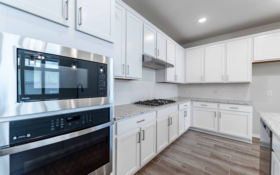 Furnished interior view inside a new home in Canterra Creek, Rosharon (Image 7).