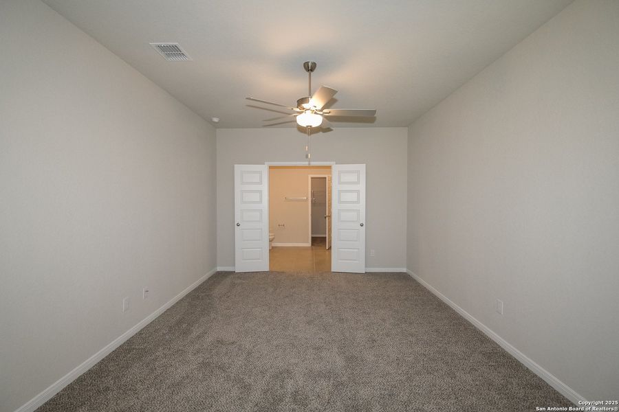 Spacious, unfurnished interior of a new home in Paloma Park, Converse (Image 22).