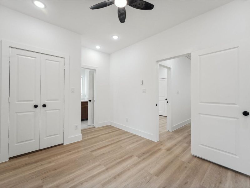 Spacious, unfurnished interior of a new home in , Houston (Image 38).