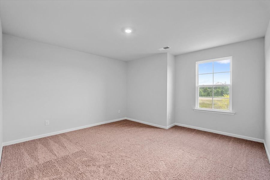 Spacious, unfurnished interior of a new home in Fieldstone, Lexington (Image 41).