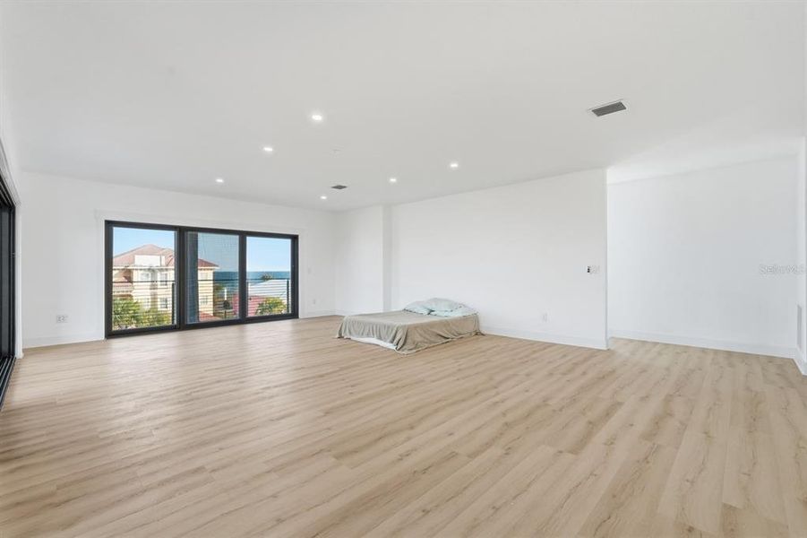 Spacious, unfurnished interior of a new home in , Flagler Beach (Image 40).
