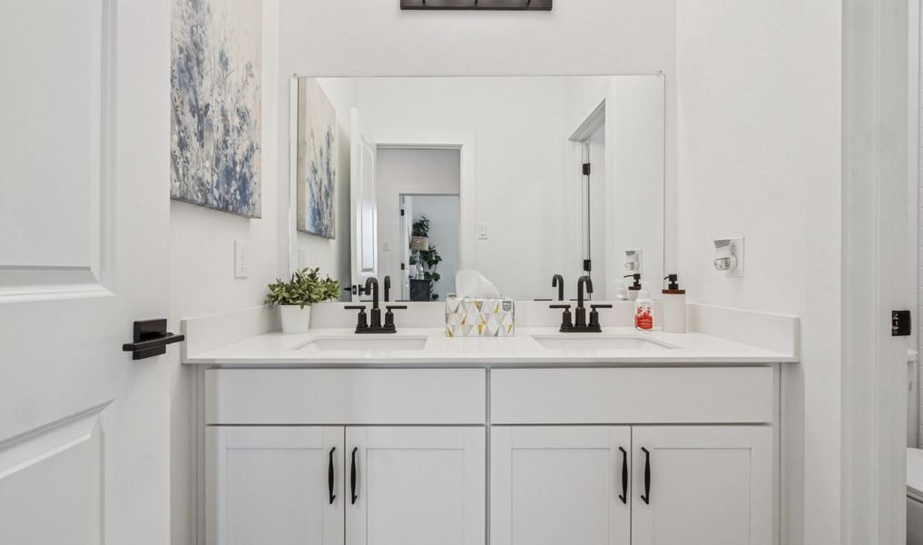 Hall bath with dual sinks