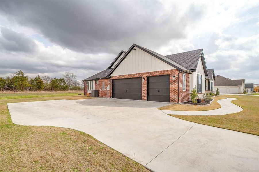 Front exterior of a new home in , Waxahachie, TX, highlighting curb appeal (Image 24).