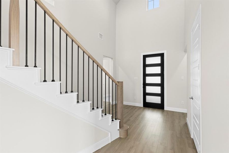 03. 2317 Cottonbelt - Entry