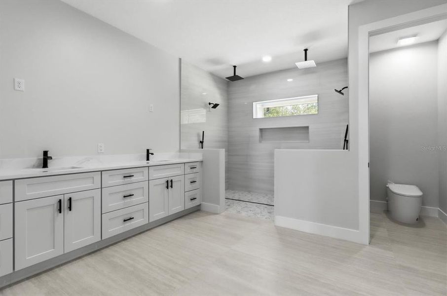 Furnished interior view inside a new home in , Dunnellon (Image 13).