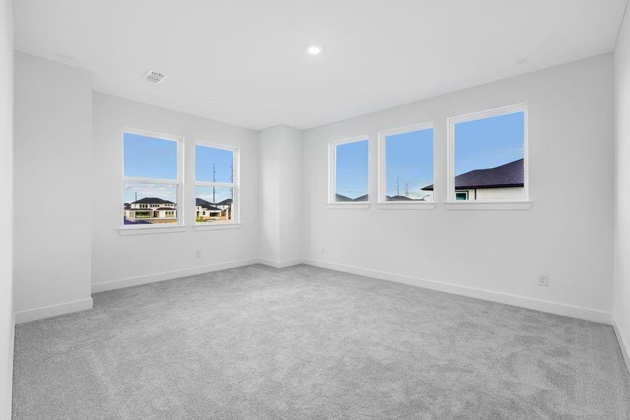 9230 Bossley Park ~ Ready Now