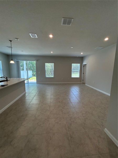 Spacious, unfurnished interior of a new home in Brooks Landing, Titusville (Image 16).