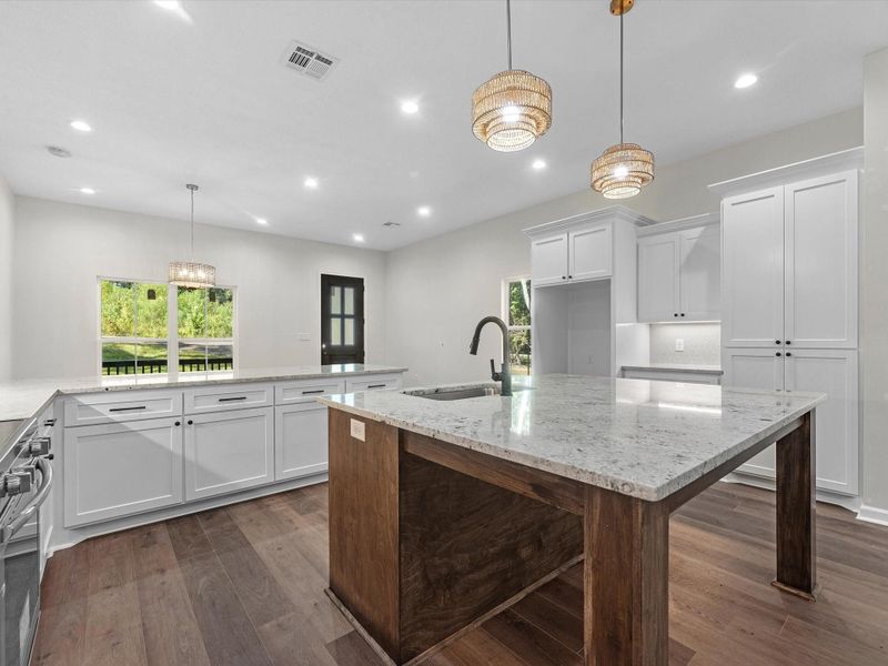 Furnished interior view inside a new home in , Brookeland (Image 9).