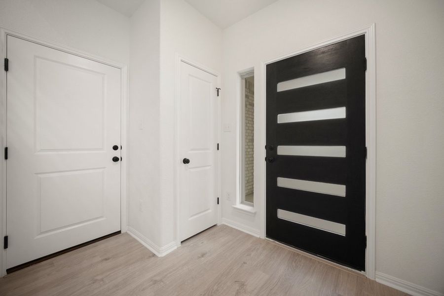 Spacious, unfurnished interior of a new home in The Hills of Bear Creek, Manchaca (Image 4).