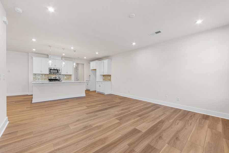 Spacious, unfurnished interior of a new home in Seven Oaks, Belmont (Image 15).