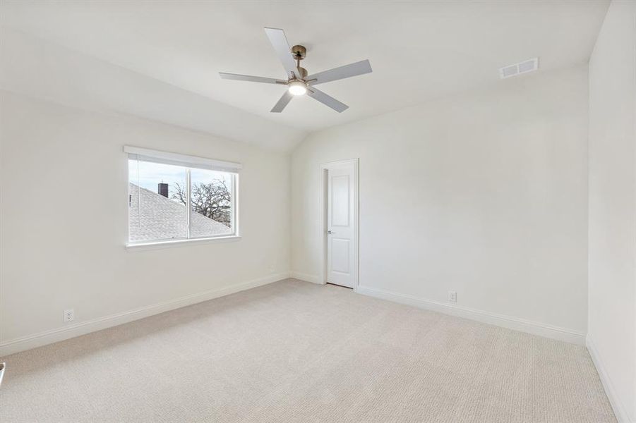 Spacious, unfurnished interior of a new home in Rockwood, Mansfield (Image 23).