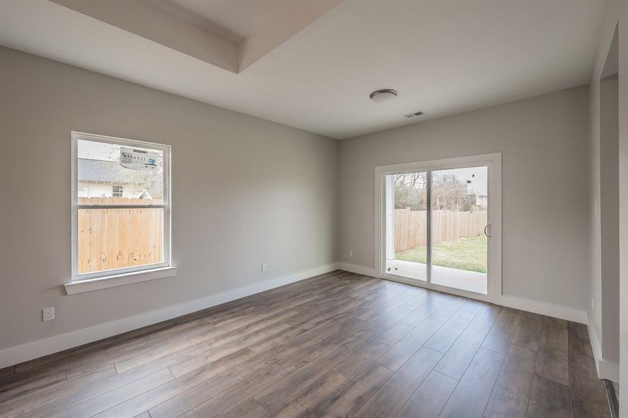 Spacious, unfurnished interior of a new home in , Greenville (Image 18).