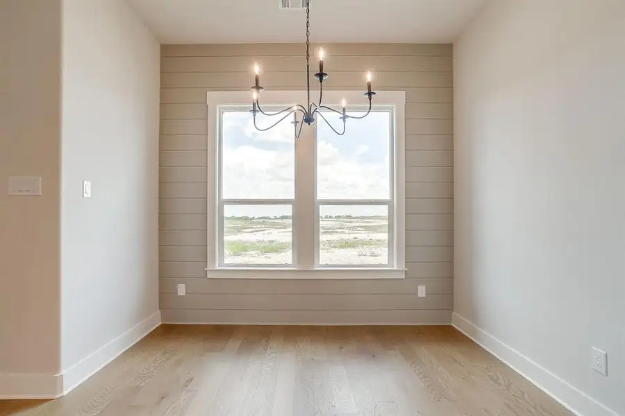 Spacious, unfurnished interior of a new home in Peaks at Lone Elm, Waxahachie (Image 29).