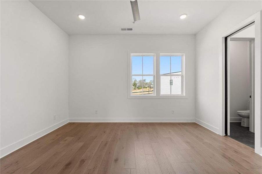 Spacious, unfurnished interior of a new home in , Alpharetta (Image 32).