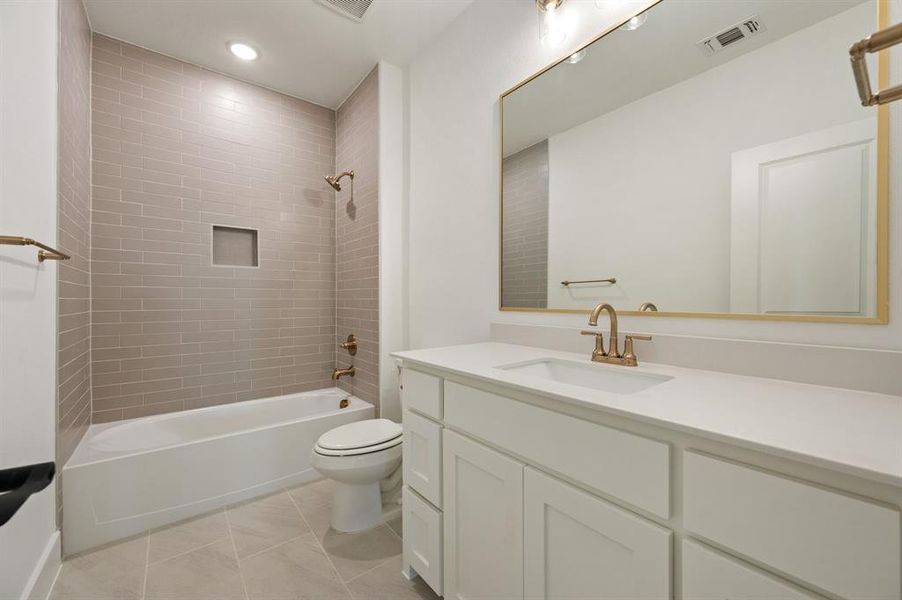 Furnished interior view inside a new home in Highland Oaks, Boyd (Image 5). Furnished interior view inside a new home in Highland Oaks, Boyd (Image 5).