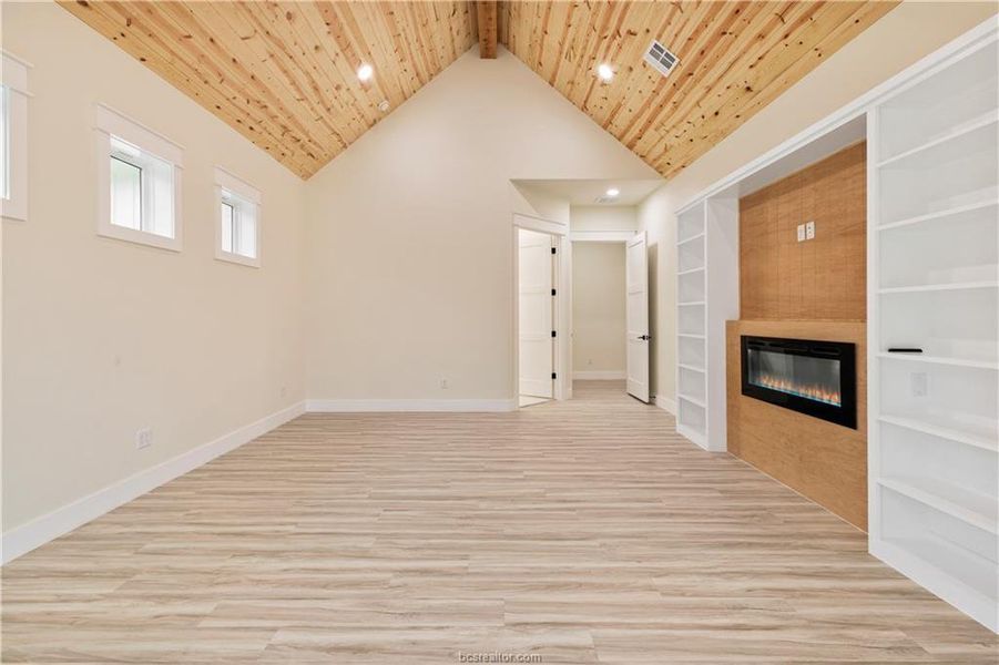 Spacious, unfurnished interior of a new home in , Franklin (Image 26).