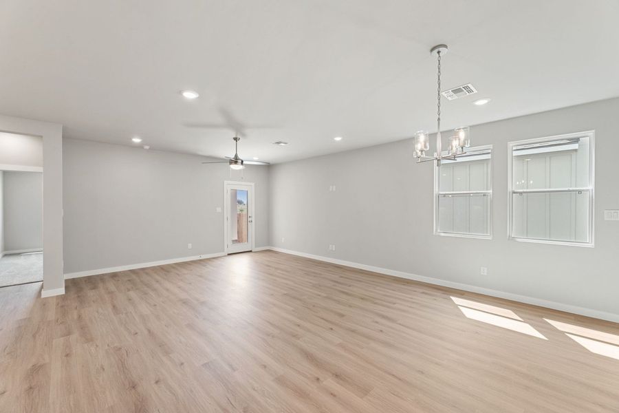 Spacious, unfurnished interior of a new home in Highland Ridge, New Braunfels (Image 17).