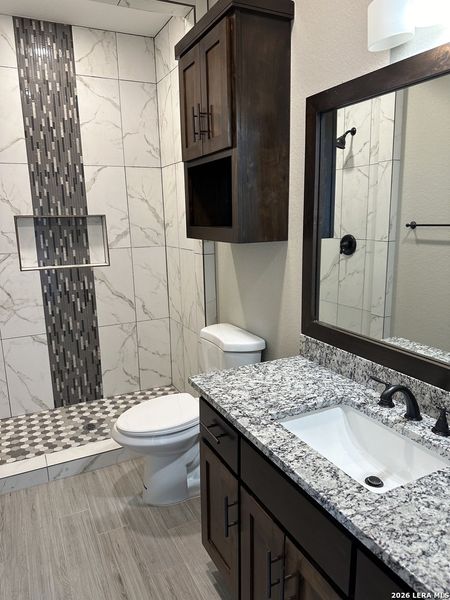 Furnished interior view inside a new home in , La Vernia (Image 5).