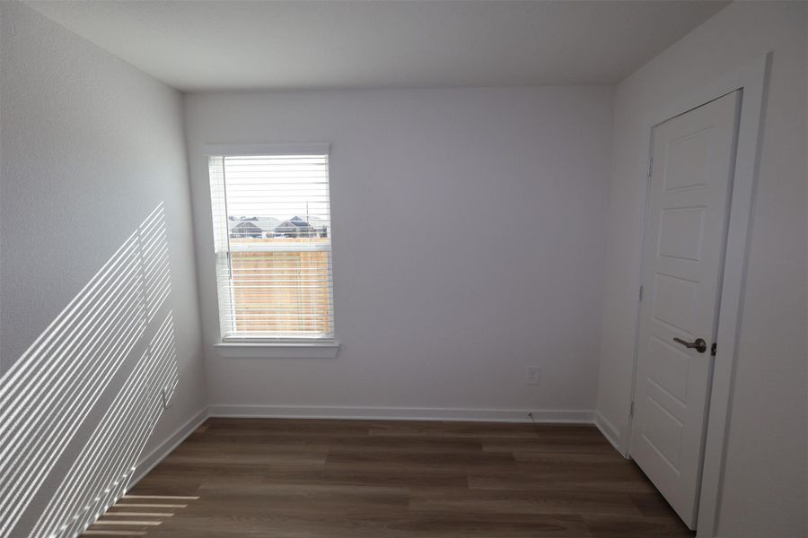 Spacious, unfurnished interior of a new home in Lone Star Landing, Montgomery (Image 13).