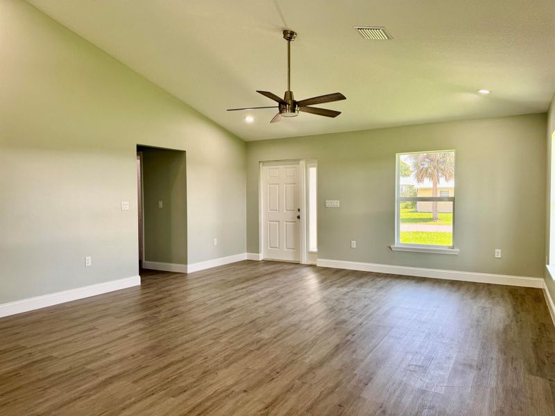 Spacious, unfurnished interior of a new home in , Okeechobee (Image 20).