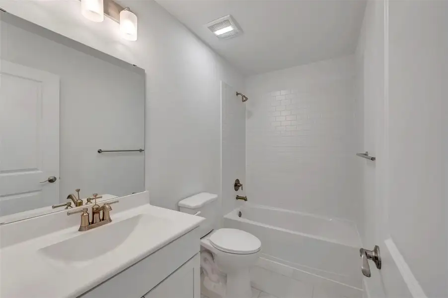 Hall bath 2 (*Photo not of actual home and used for illustration purposes only.) Hall bath 2 (*Photo not of actual home and used for illustration purposes only.)
