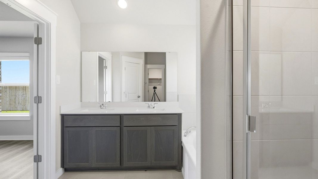 Furnished interior view inside a new home in Hunters Glen, Jarrell (Image 9).