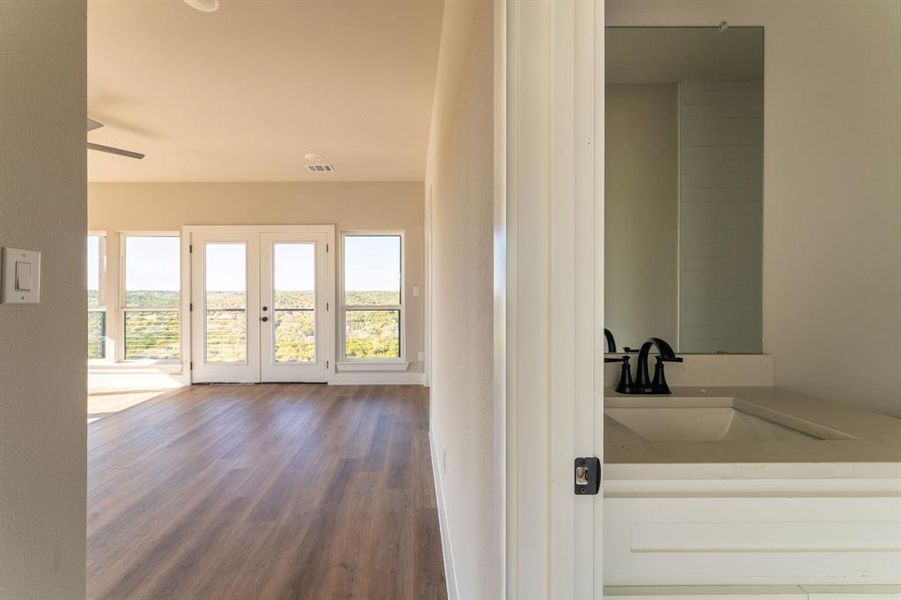 Spacious, unfurnished interior of a new home in , Rio Vista (Image 12).