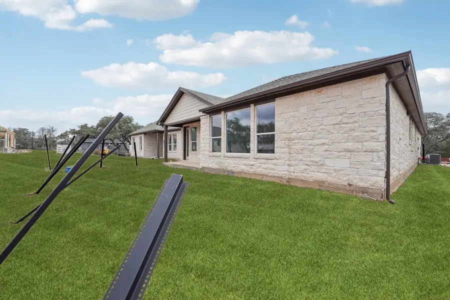 36 web or mls San Saba Dr S2412 036r 36 web or mls San Saba Dr S2412 036r