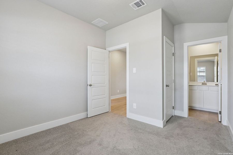 Spacious, unfurnished interior of a new home in Lark Canyon, New Braunfels (Image 38). Spacious, unfurnished interior of a new home in Lark Canyon, New Braunfels (Image 38).
