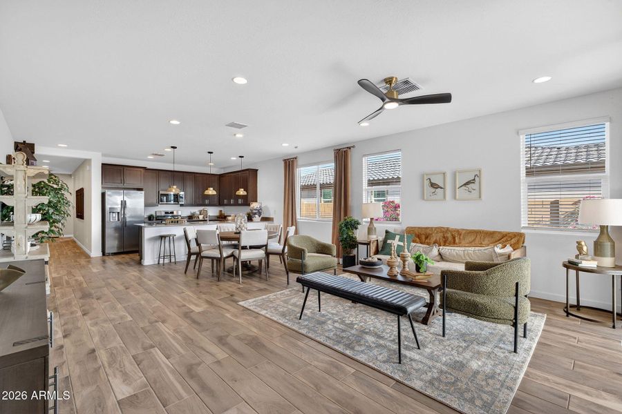 4-web-or-mls-419953 Dutchman Dr