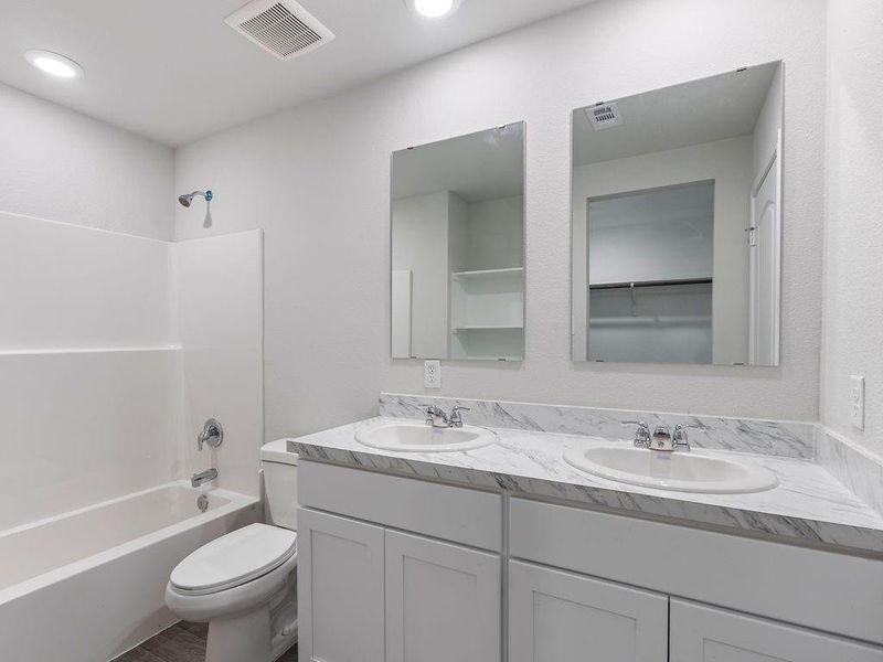 Furnished interior view inside a new home in Shirey Forest - Branches, Lufkin (Image 7).