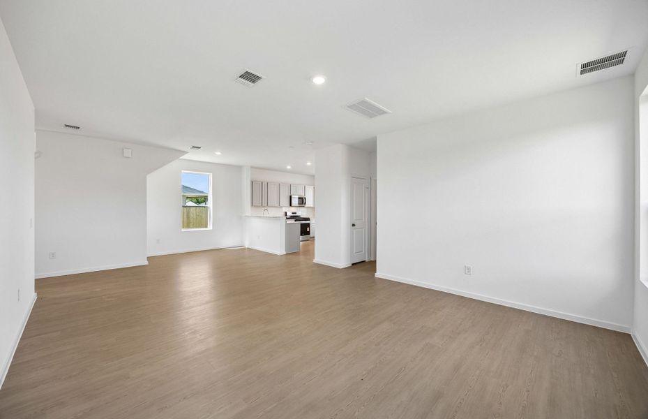 Spacious, unfurnished interior of a new home in Windcress, Cove (Image 20).
