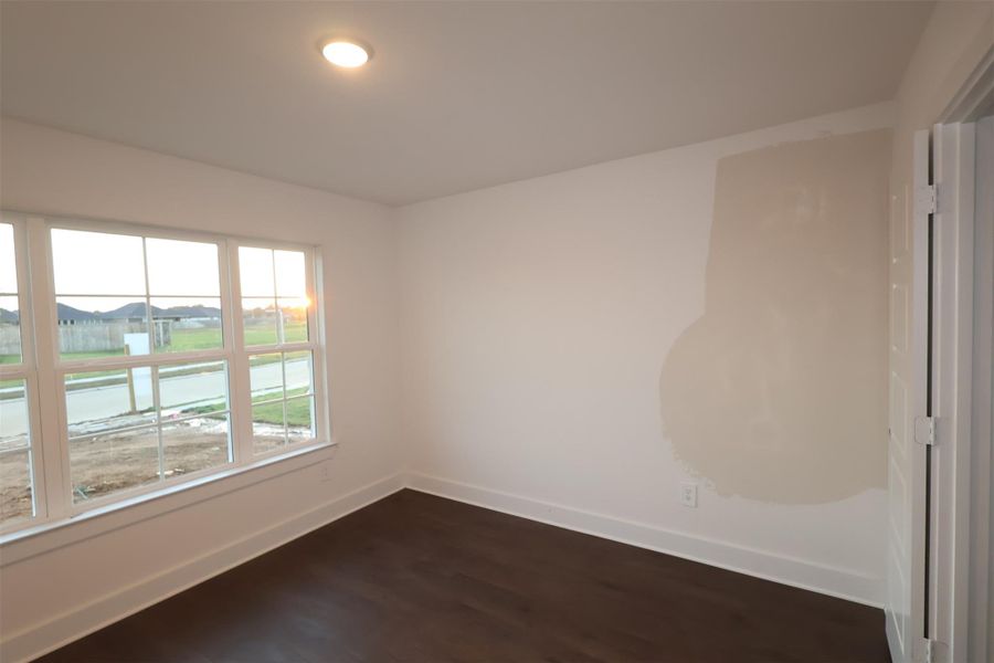 Spacious, unfurnished interior of a new home in Sorella, Tomball (Image 10).